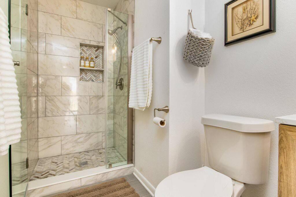 Villa Woodsy Retreat, Steps To Bay - Hot Tub! Gulf Breeze Exterior foto