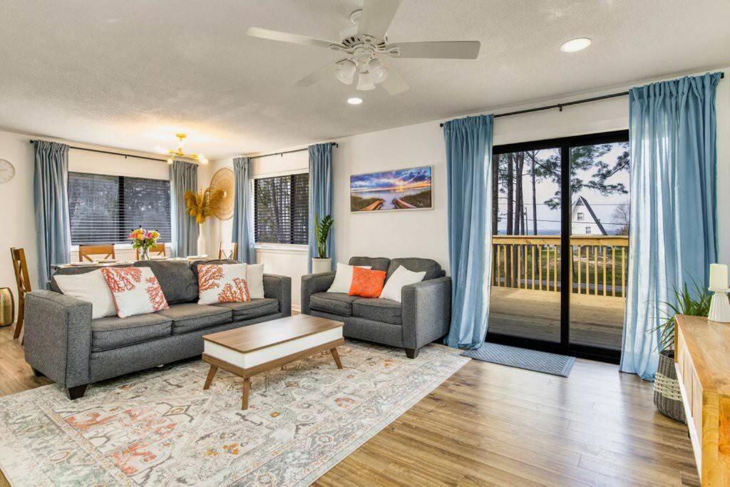 Villa Woodsy Retreat, Steps To Bay - Hot Tub! Gulf Breeze Exterior foto
